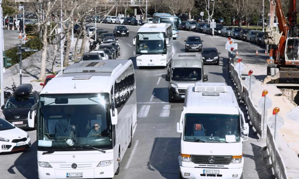 Χανιά: Όπως και στην Θεσσαλονίκη στους δρόμους οι ιδιοκτήτες τουριστικών λεωφορείων